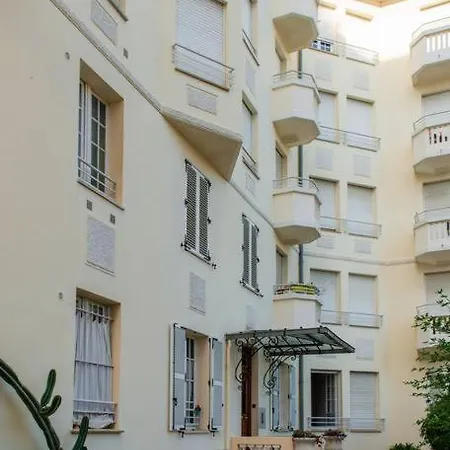 Studio In With Parking Daire Antibes