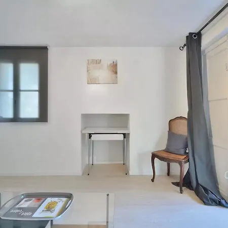 Studio In With Parking Antibes